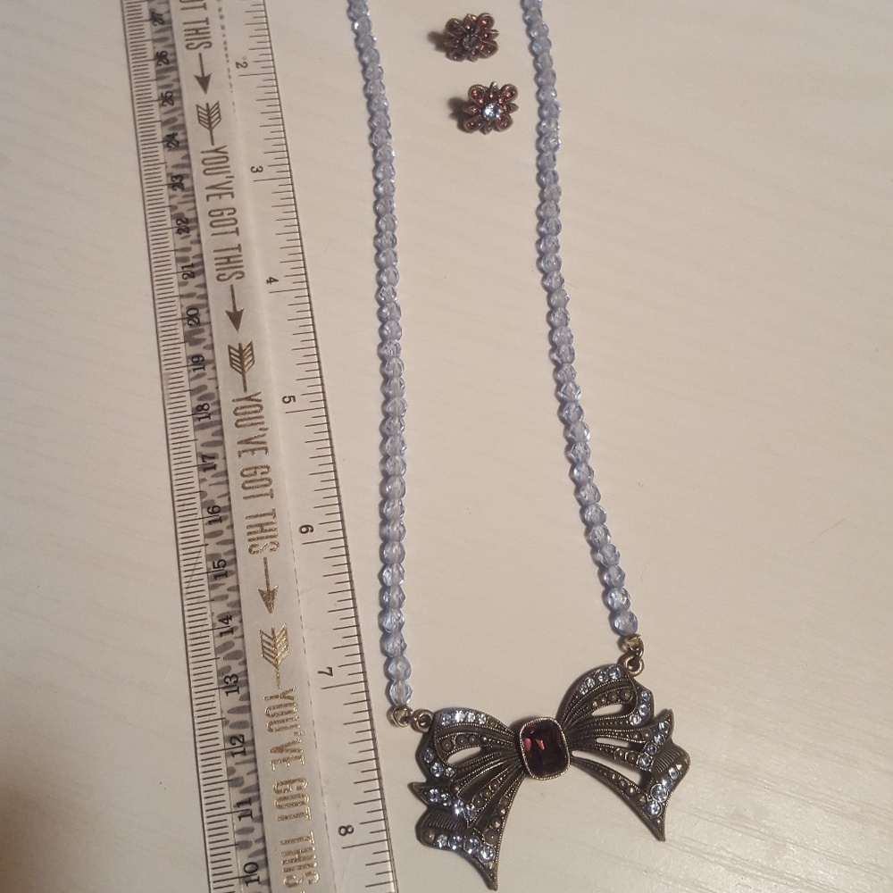 🎀 bow necklace with matching earrings